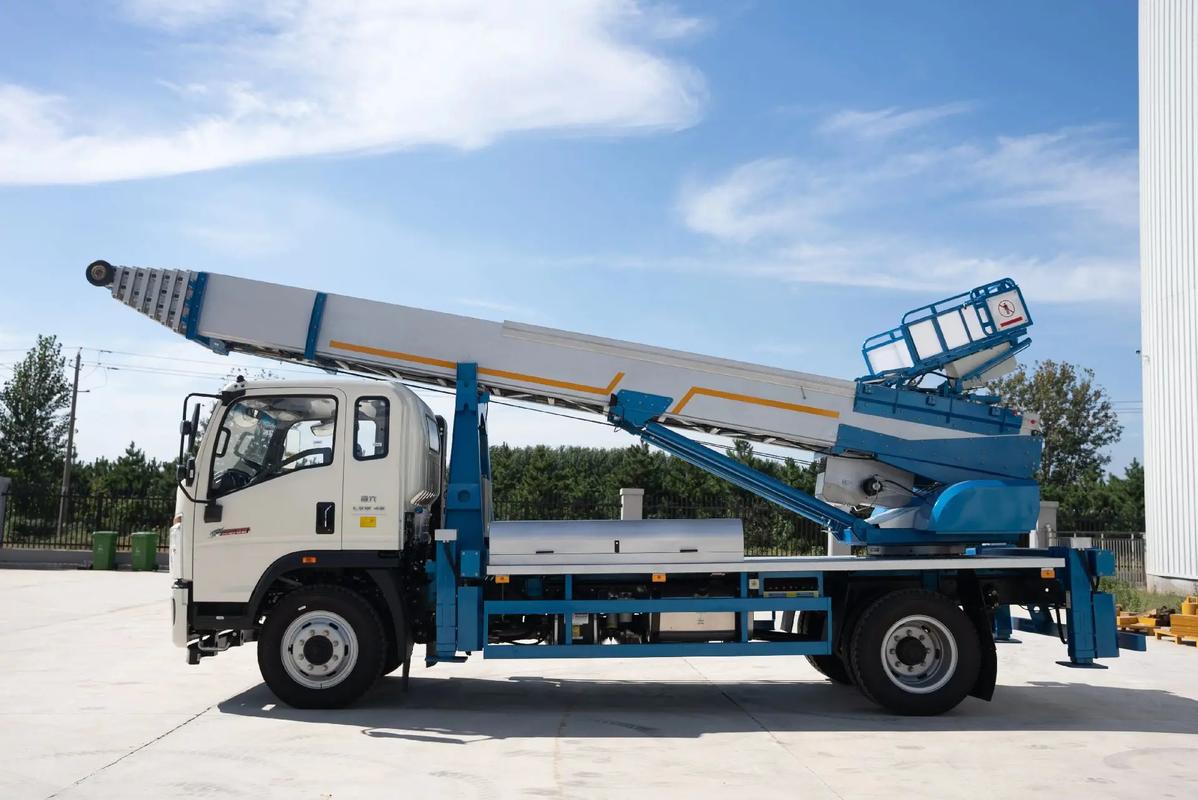 武宁县云梯上料车租赁费用