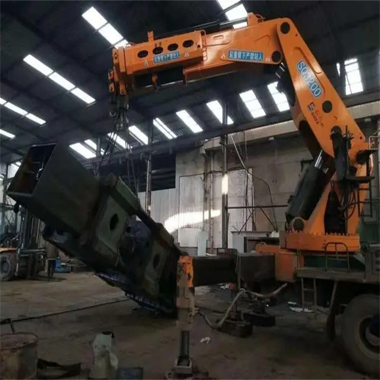 武宁县130吨折臂吊车出租吊机租赁附近电话